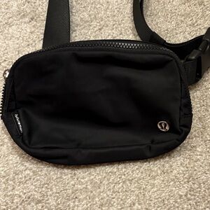 Lululemon black belt bag like new
